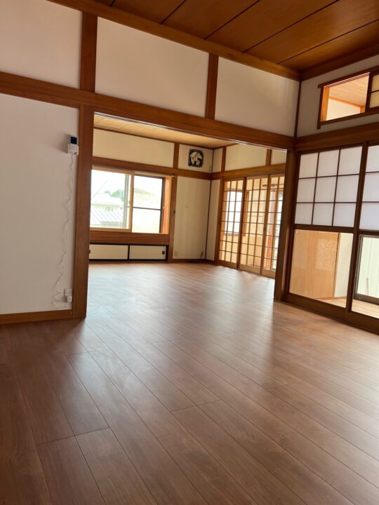 多賀城市大代の空き家の1階居間の和室からフローリング変更